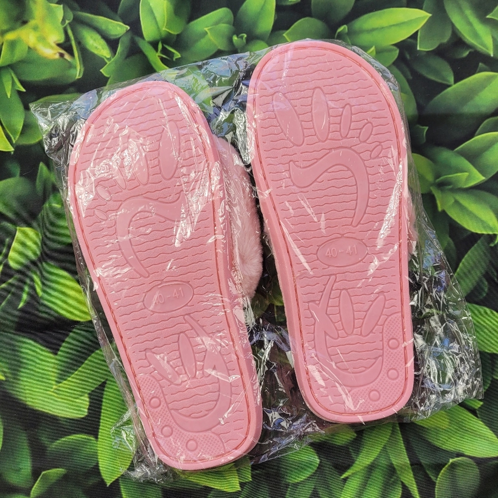 Nwt Casa Clara Light Pink Faux Fur Thong Spa Slipper Size Large (40-41) — image 4 of 8
